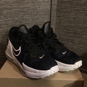 Brand new lebronjames witness bball shoes